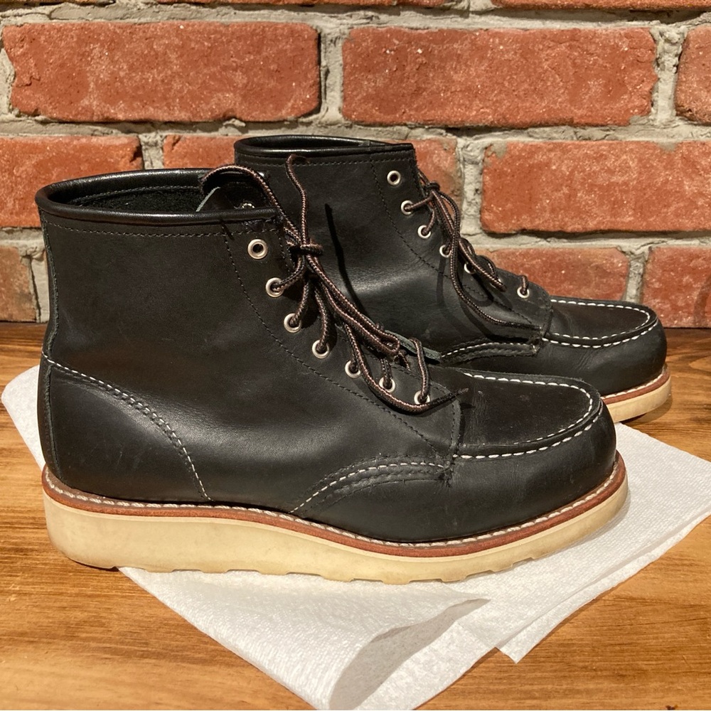 Women’s 7.5 Red Wing 6” Classic Moc in Black
